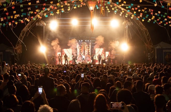 photo_5163402966378589207_w